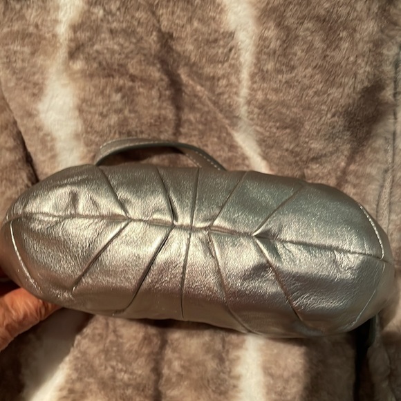 NWT Coach Silver Pleated Leather Top Handle Bag rv$148 f45548 - Picture 3 of 9